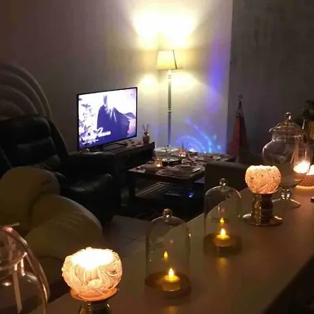 Cosy Private Jacuzzi Spa Apartment In Paris