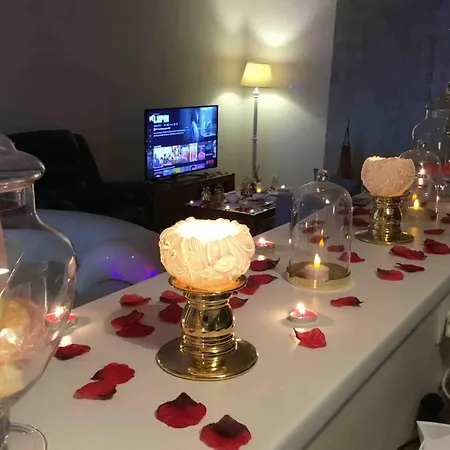 Cosy Private Jacuzzi Spa Apartment In Paris Apartment *