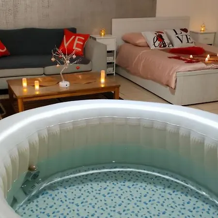 Cosy Private Jacuzzi Spa Apartment In Paris Apartment Paris